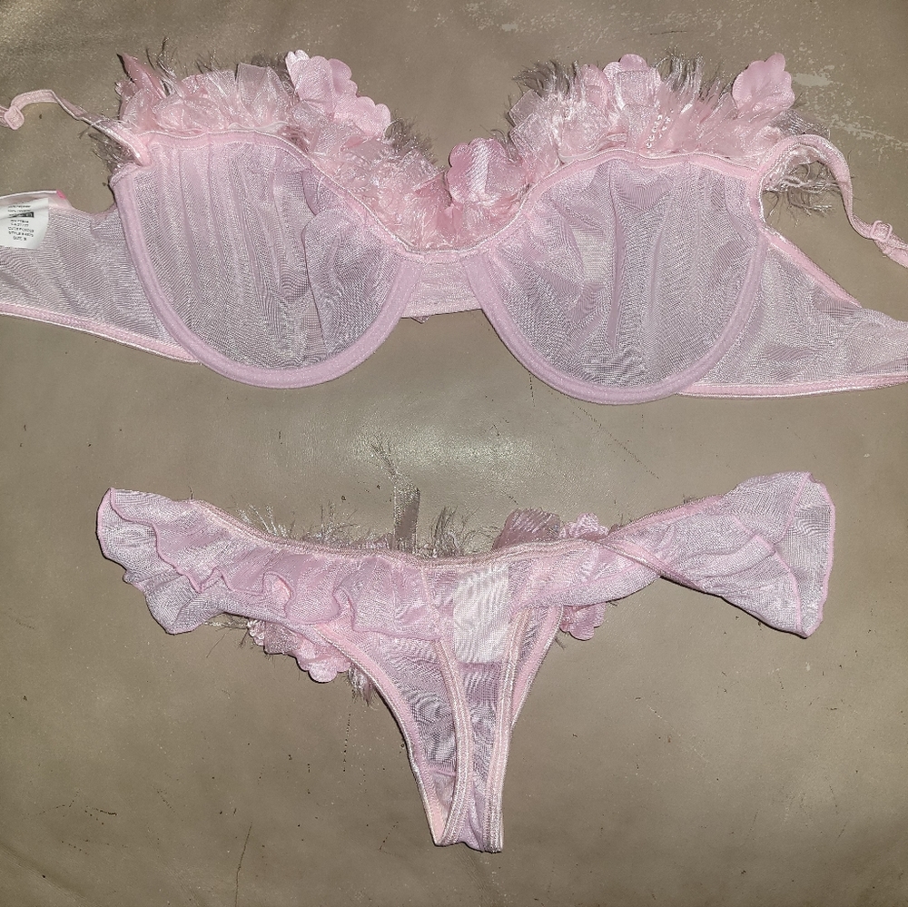 New With Defects Dreamgirl Rose Trimmed Underwire Bra and Ruffled Thong Size Sm - Picture 9 of 12
